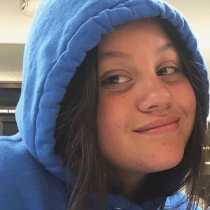 Meet your Posher, Mia